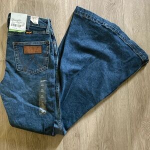 NWT Wrangler Retro High Rise Flare jeans